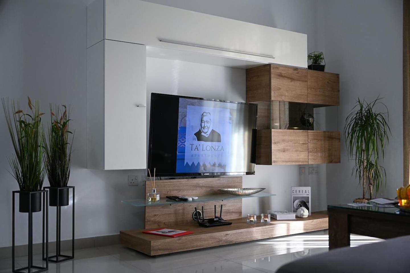 Fl 3 Ta'Lonza Luxury With Hot Tub By Homely Mellieħa Exteriör bild