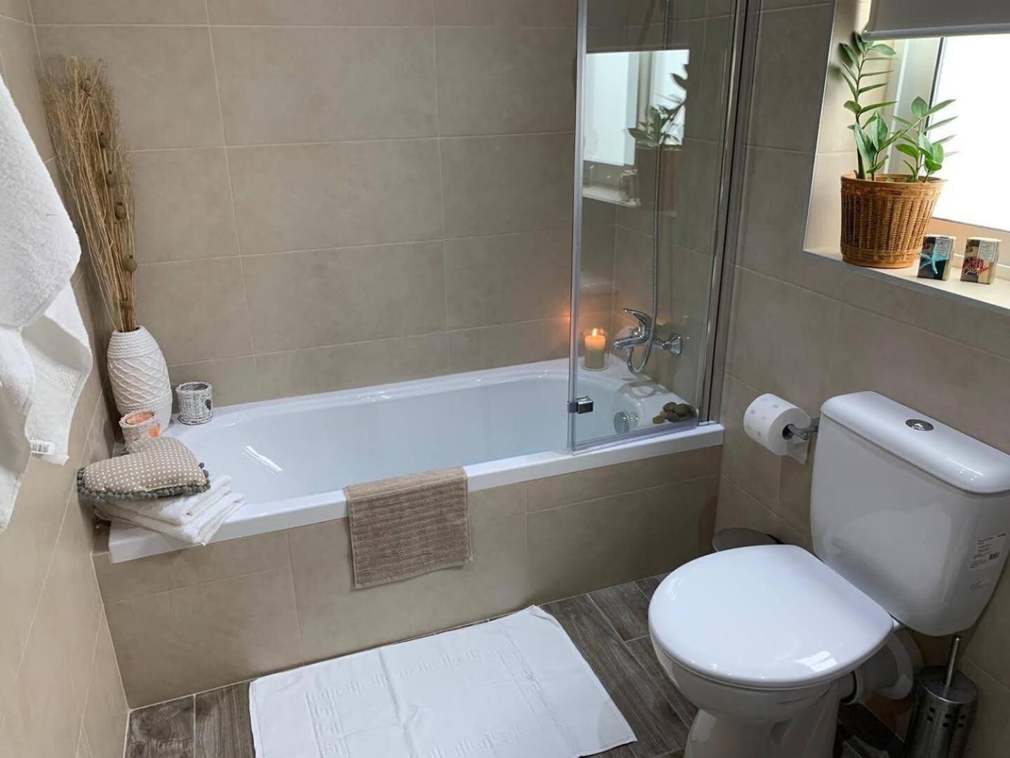 Fl 3 Ta'Lonza Luxury With Hot Tub By Homely Mellieħa Exteriör bild