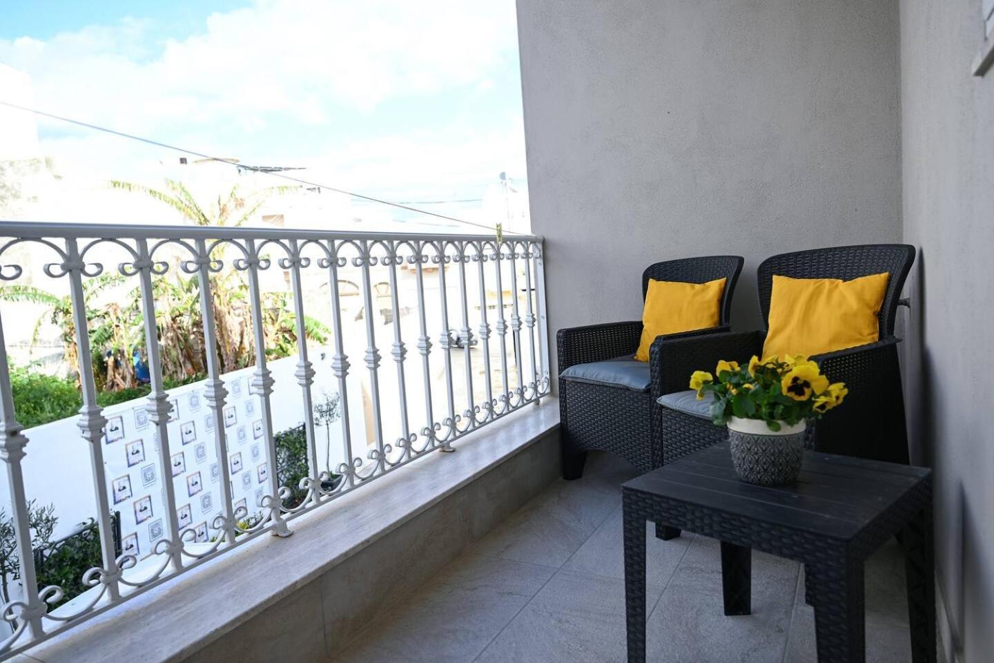 Fl 3 Ta'Lonza Luxury With Hot Tub By Homely Mellieħa Exteriör bild