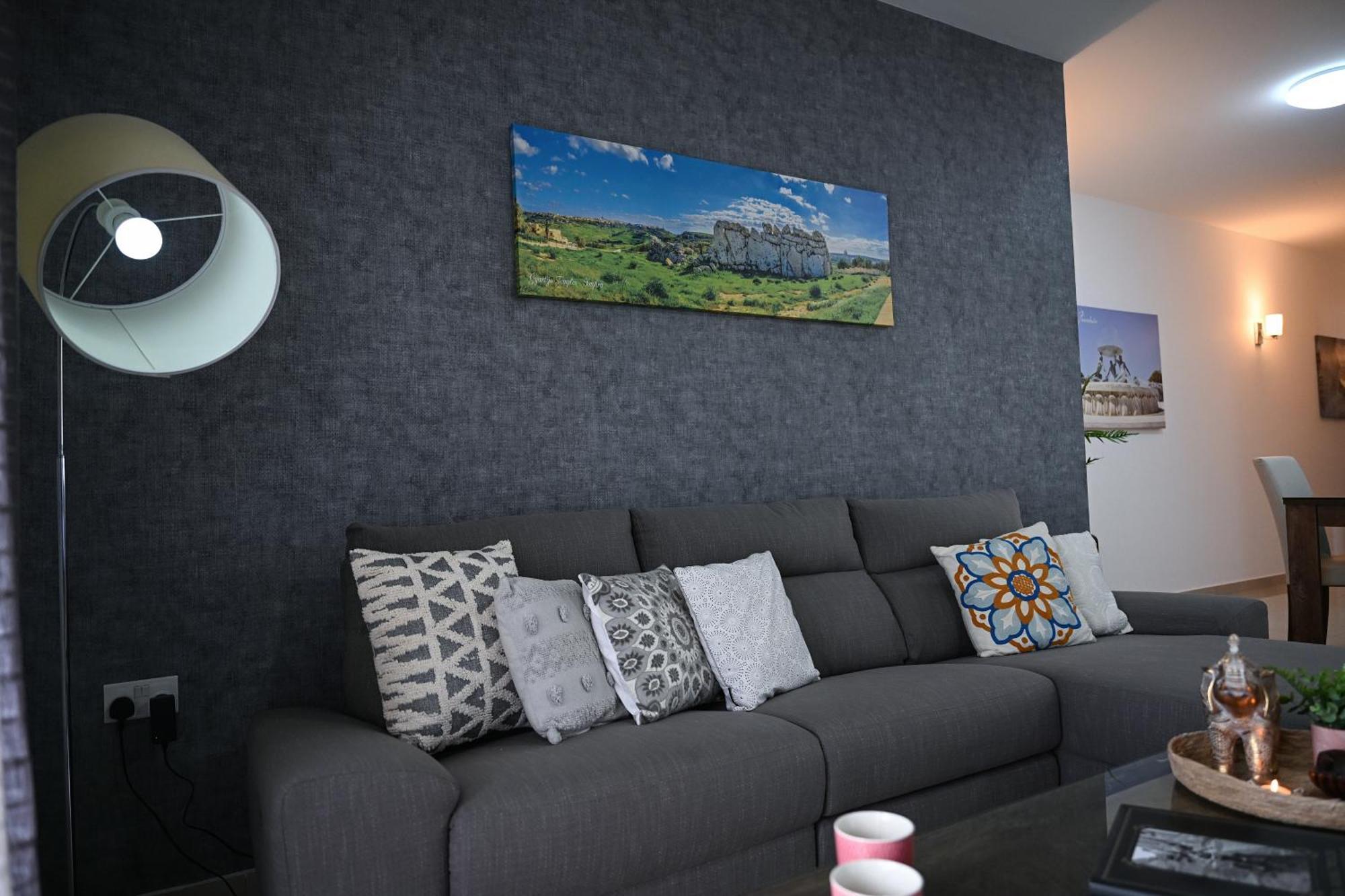 Fl 3 Ta'Lonza Luxury With Hot Tub By Homely Mellieħa Exteriör bild