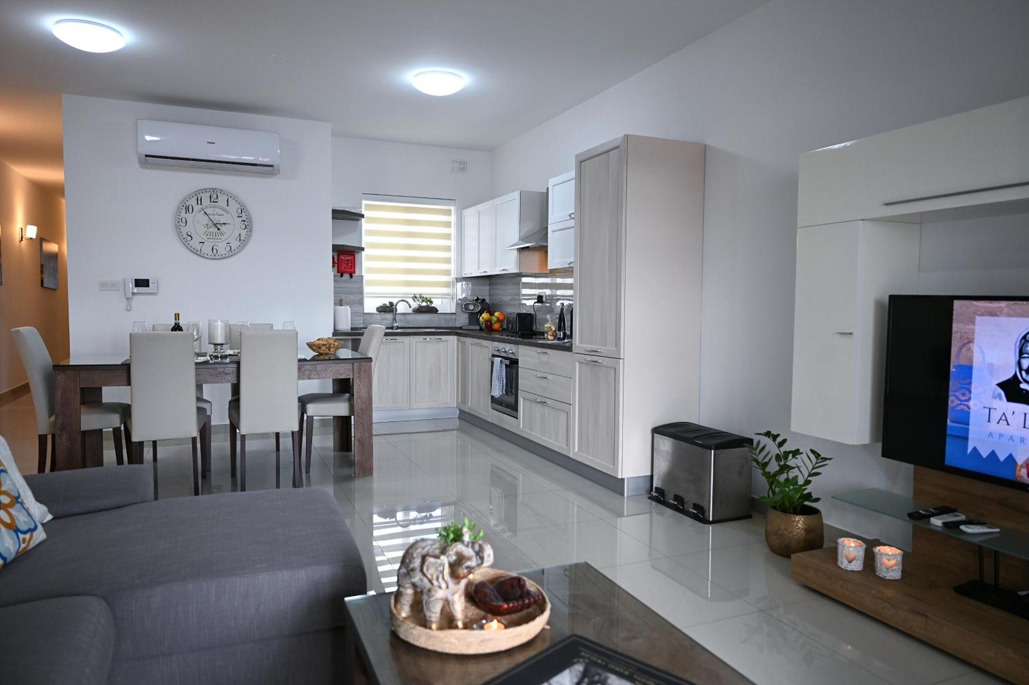 Fl 3 Ta'Lonza Luxury With Hot Tub By Homely Mellieħa Exteriör bild